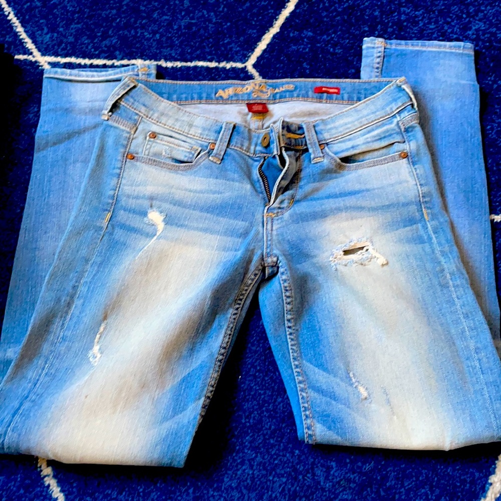 Boyfriend fit distressed jeans